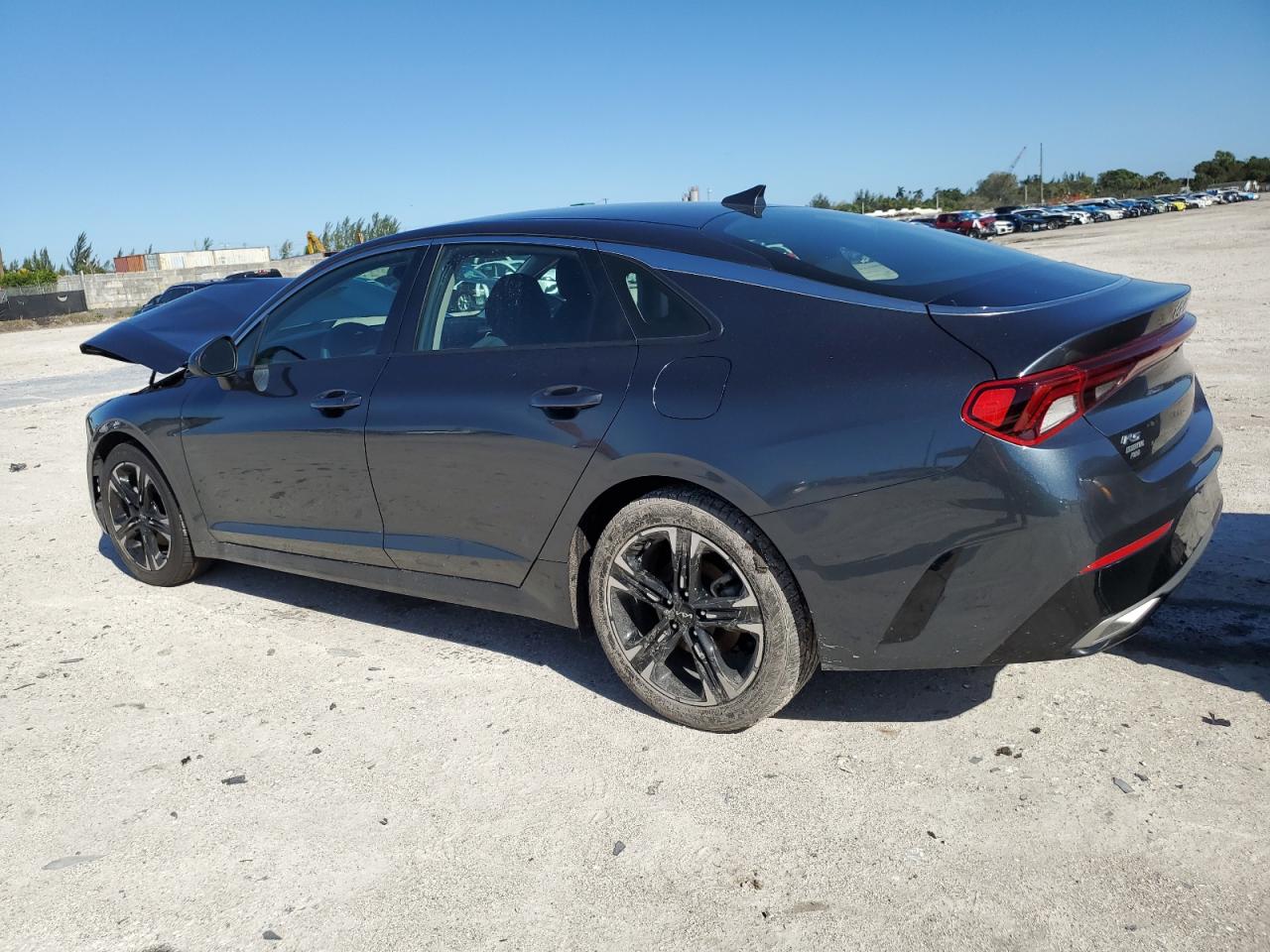 Obraz 2 z 2022 KIA K5 LXS 2022 z VIN 5XXG14J21NG149705