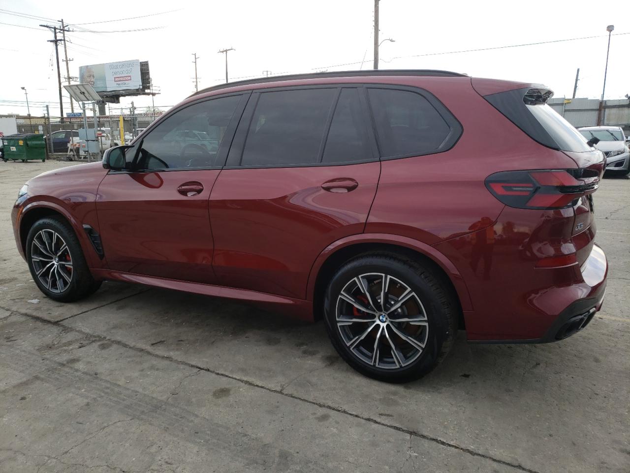Obraz 2 z 2024 BMW X5 M60I 2024 z VIN 5UX33EU08R9S91219
