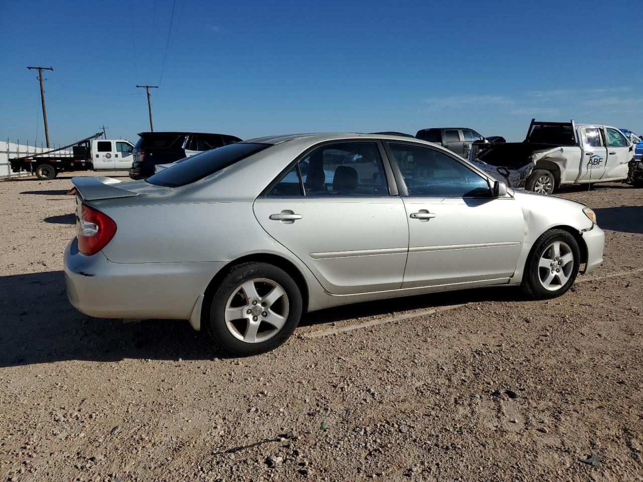 Image 3 of 2002 TOYOTA CAMRY LE 2002 with VIN 4T1BF30K02U013736
