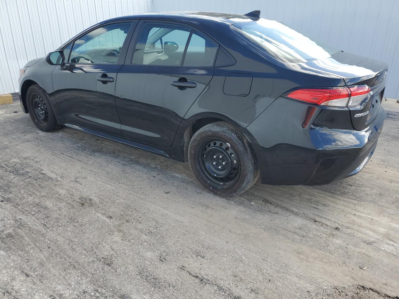 Image 2 of 2022 TOYOTA COROLLA LE 2022 with VIN 5YFEPMAE7NP385198