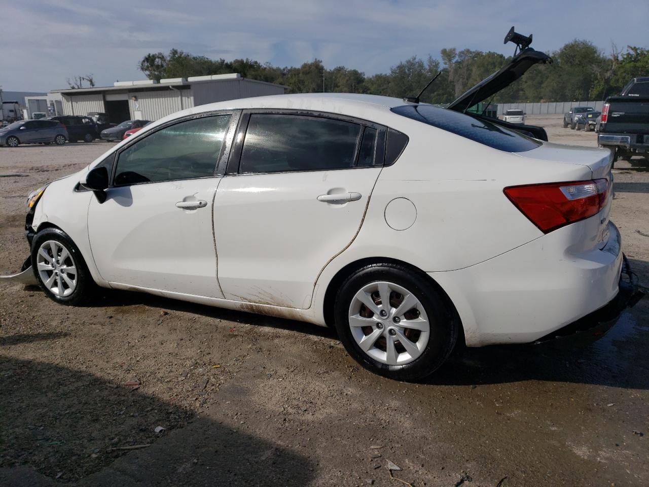 Obraz 2 z 2014 KIA RIO LX 2014 z VIN KNADM4A39E6396467