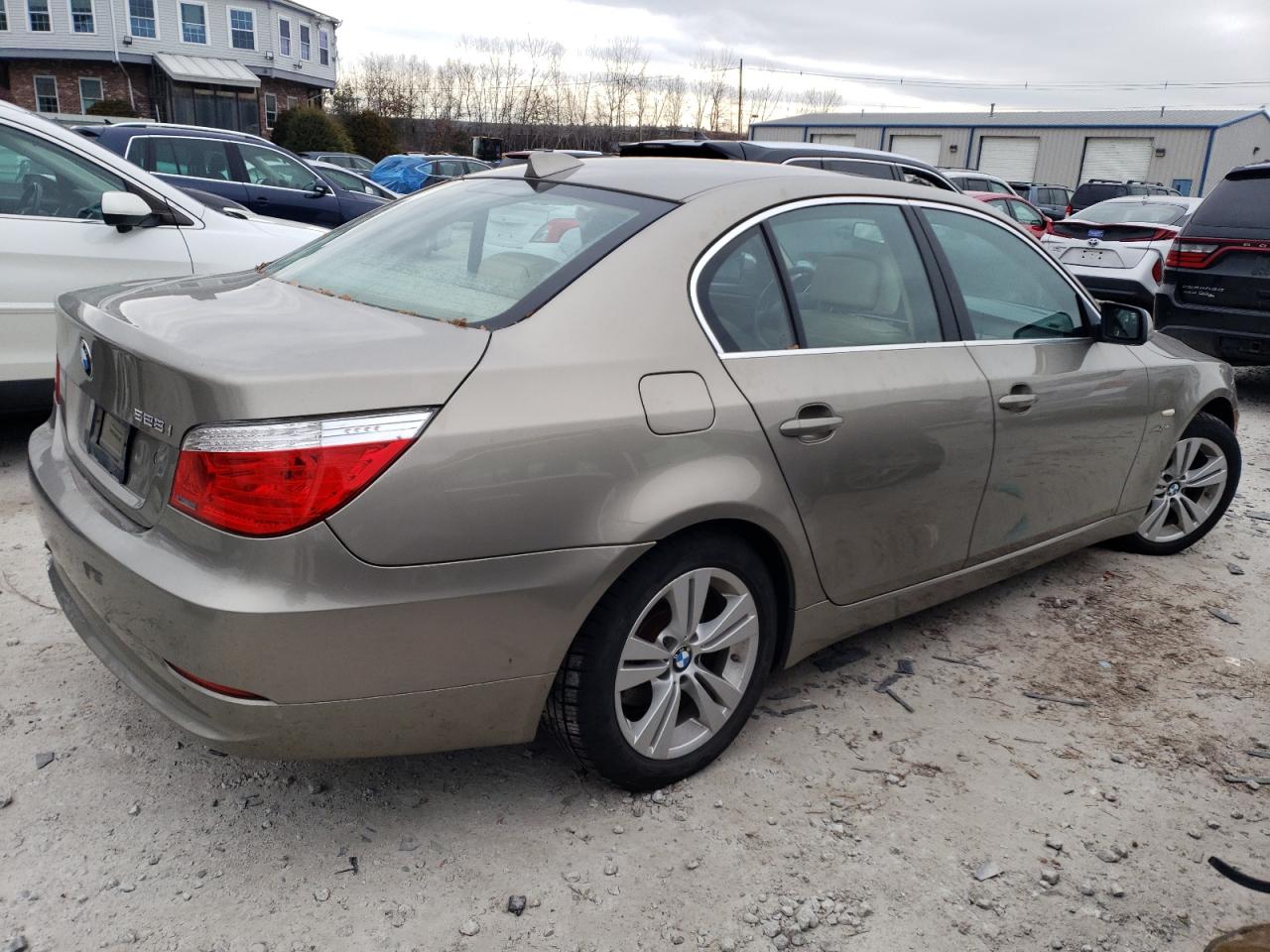 Image 3 of 2009 BMW 528 XI 2009 with VIN WBANV13529C153685