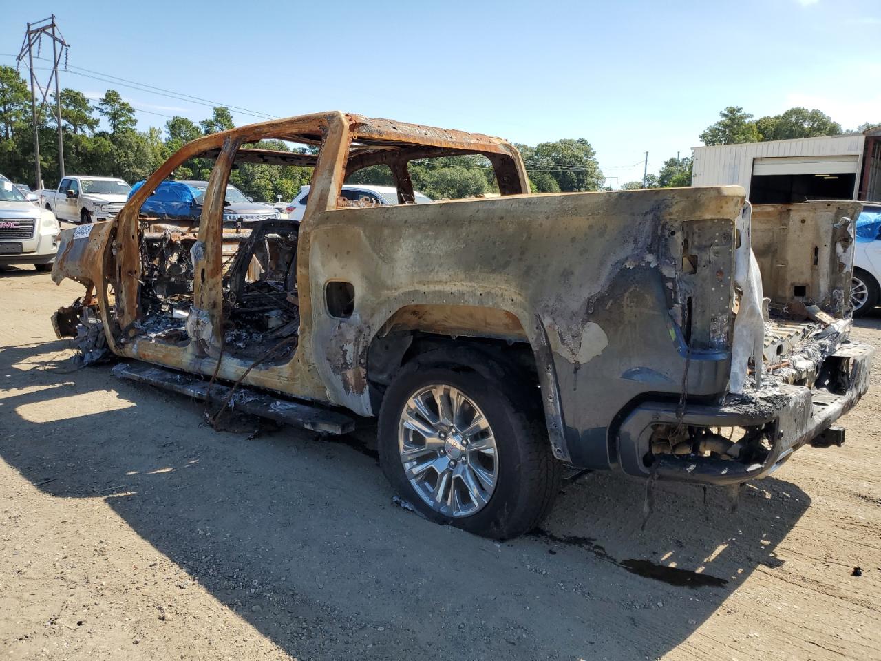 Изображение 2 2021 GMC SIERRA K1500 DENALI 2021 с VIN 3GTU9FET1MG344550