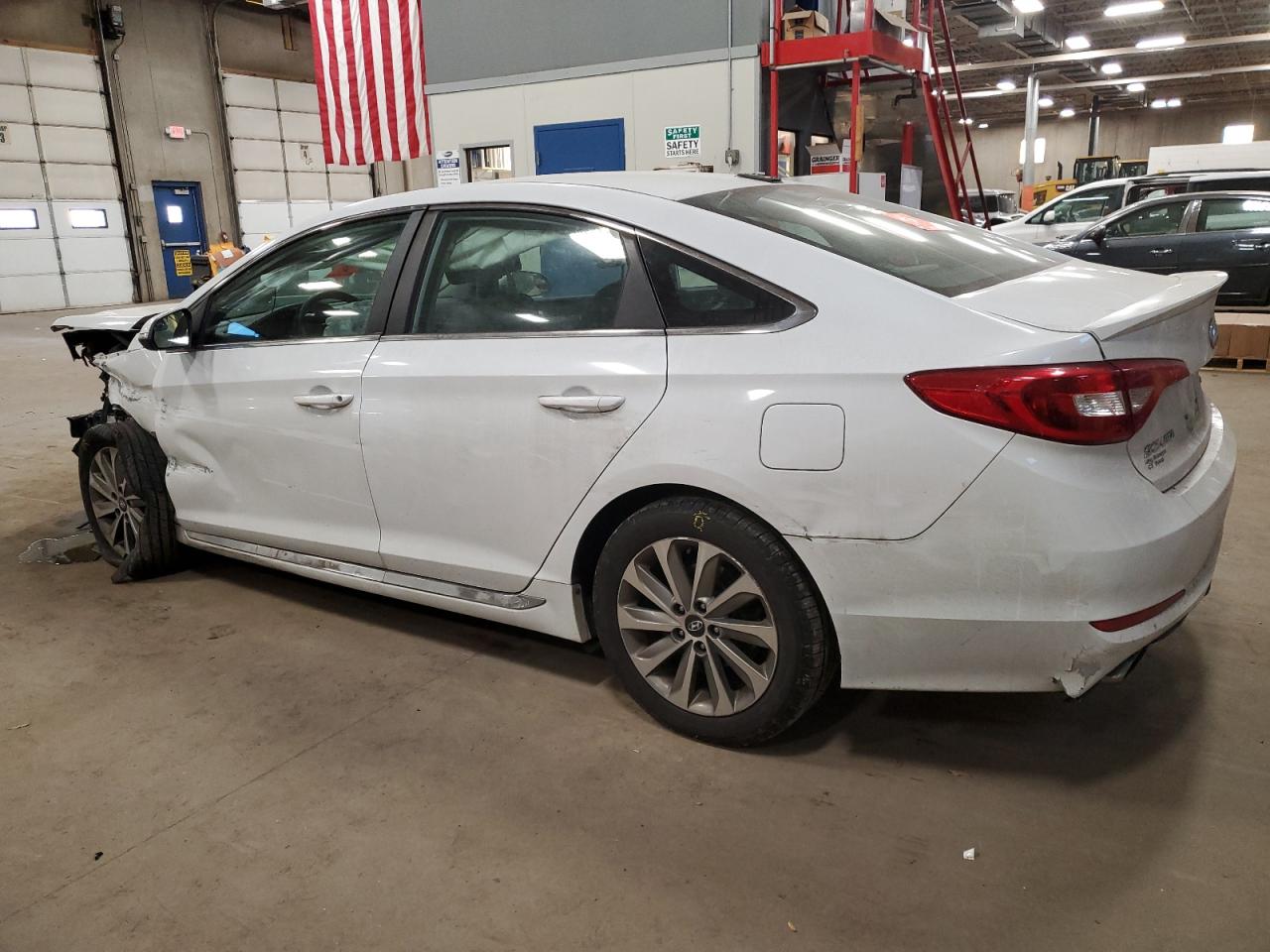 Изображение 2 2015 HYUNDAI SONATA SPORT 2015 с VIN 5NPE34AF3FH119681