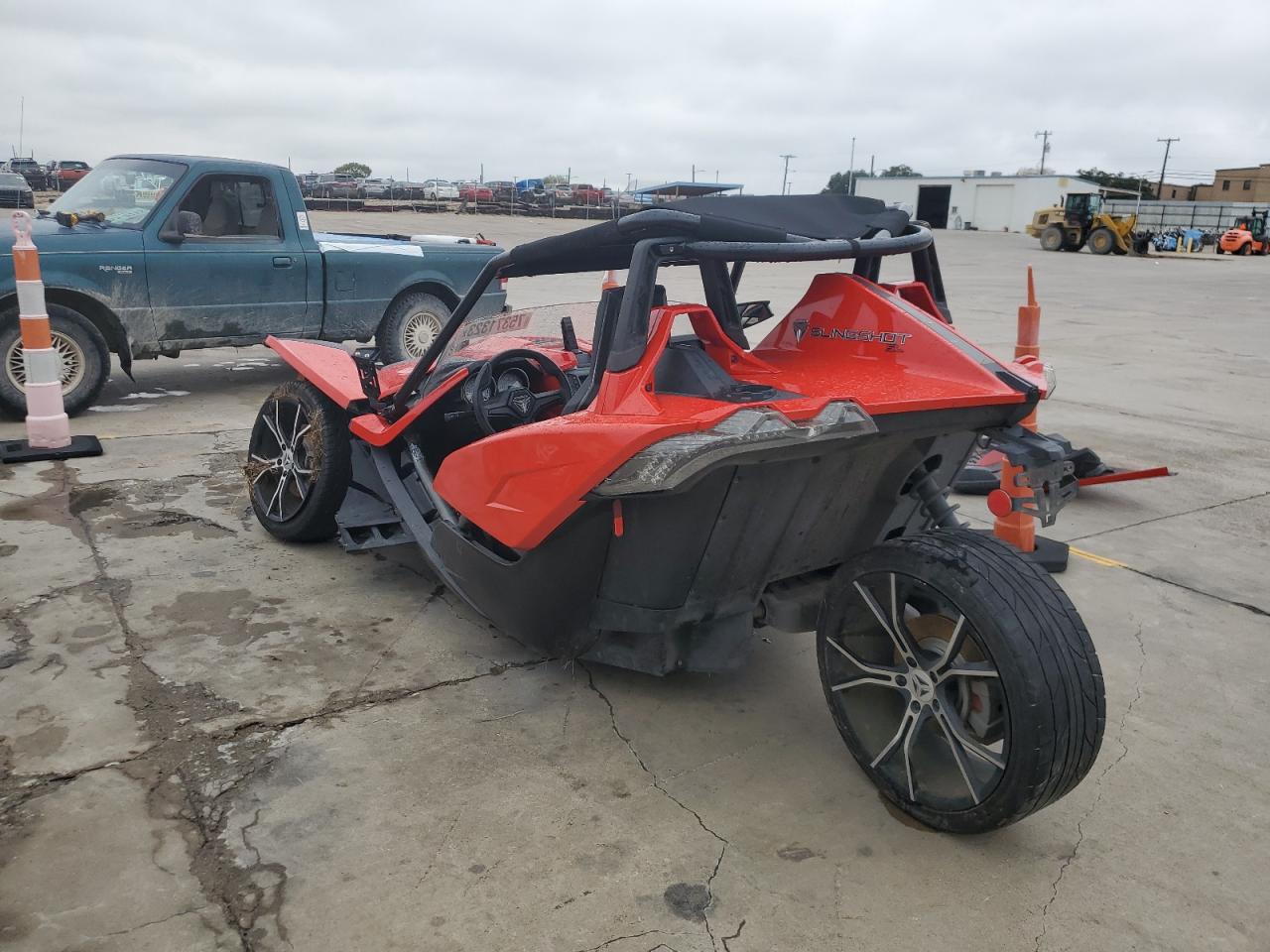 Obraz 3 z 2015 POLARIS SLINGSHOT SL 2015 z VIN 57XAAPFA9F5100546