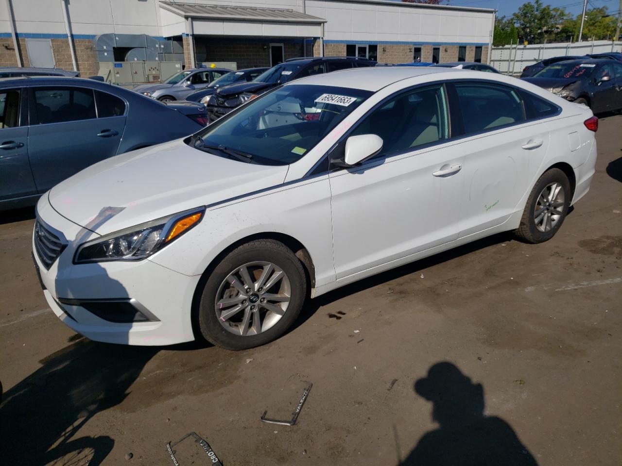 Obraz 1 z 2016 HYUNDAI SONATA SE 2016 z VIN 5NPE24AF0GH287511