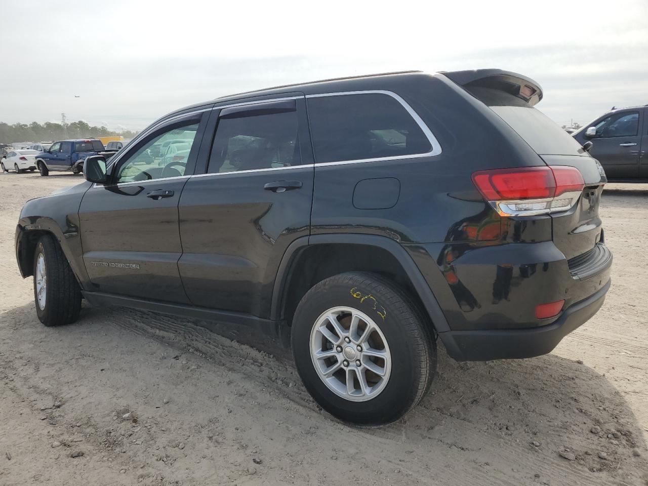 Изображение 2 2020 JEEP GRAND CHEROKEE LAREDO 2020 с VIN 1C4RJEAG2LC221552