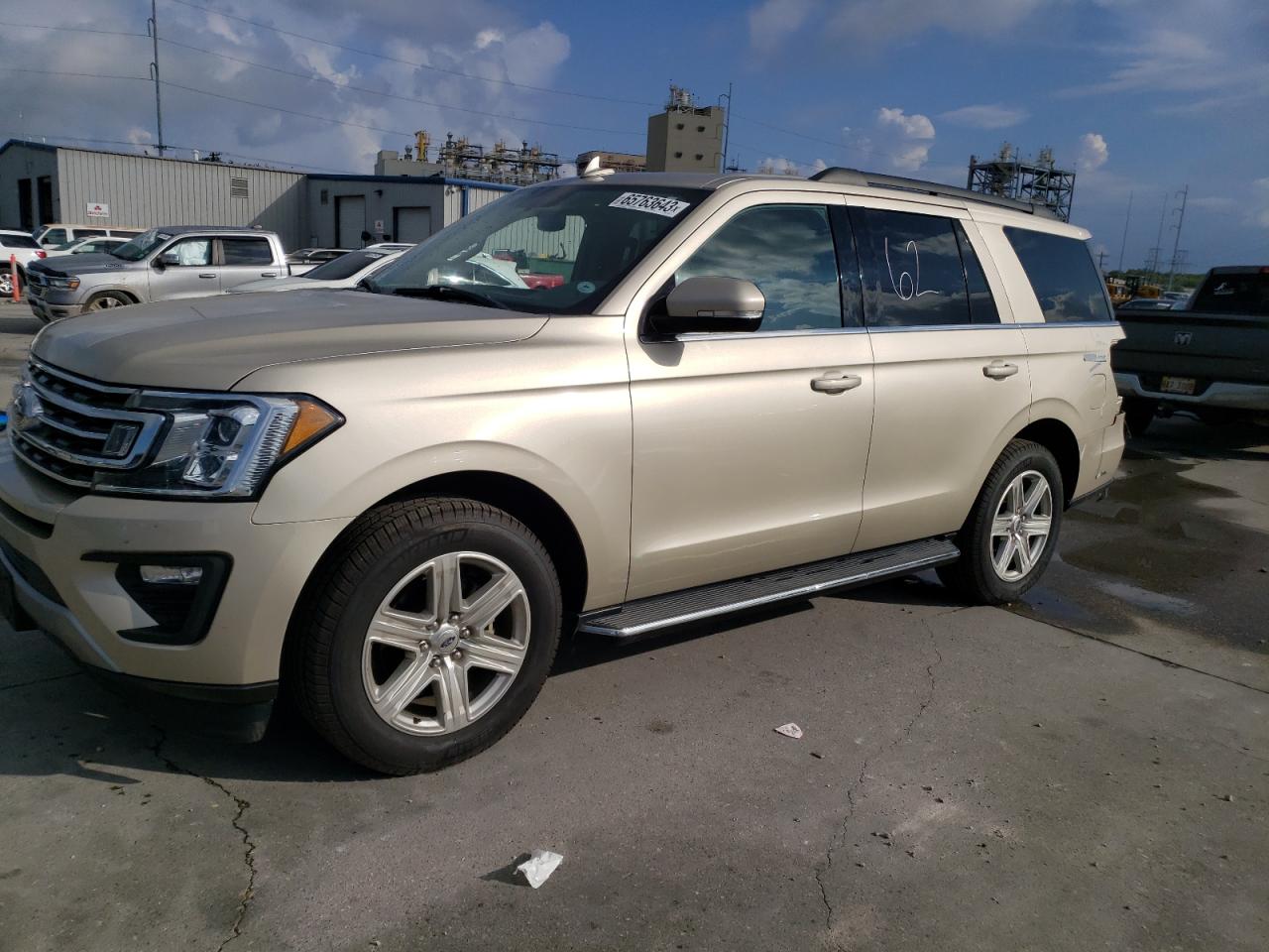 Image 1 of 2018 FORD EXPEDITION XLT 2018 with VIN 1FMJU1HT3JEA12754