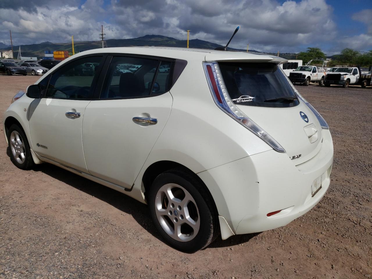 Изображение 2 2011 NISSAN LEAF SV 2011 с VIN JN1AZ0CP6BT005548