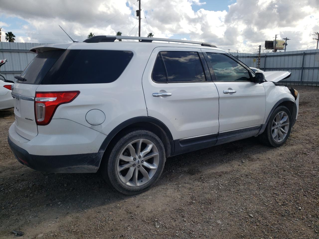 Image 3 of 2015 FORD EXPLORER XLT 2015 with VIN 1FM5K7D86FGA71532
