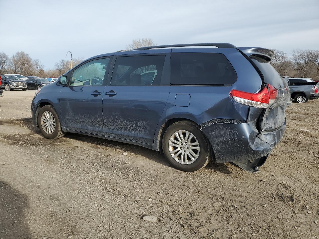 Image 2 of 2014 TOYOTA SIENNA XLE 2014 with VIN 5TDYK3DC0ES499521