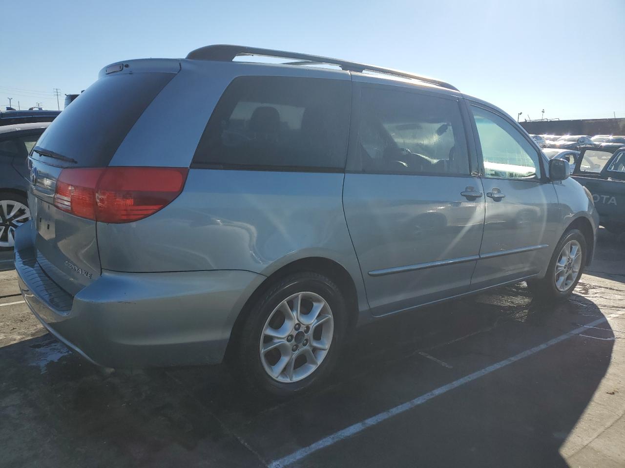 Image 3 of 2004 TOYOTA SIENNA XLE 2004 with VIN 5TDZA22C74S036701