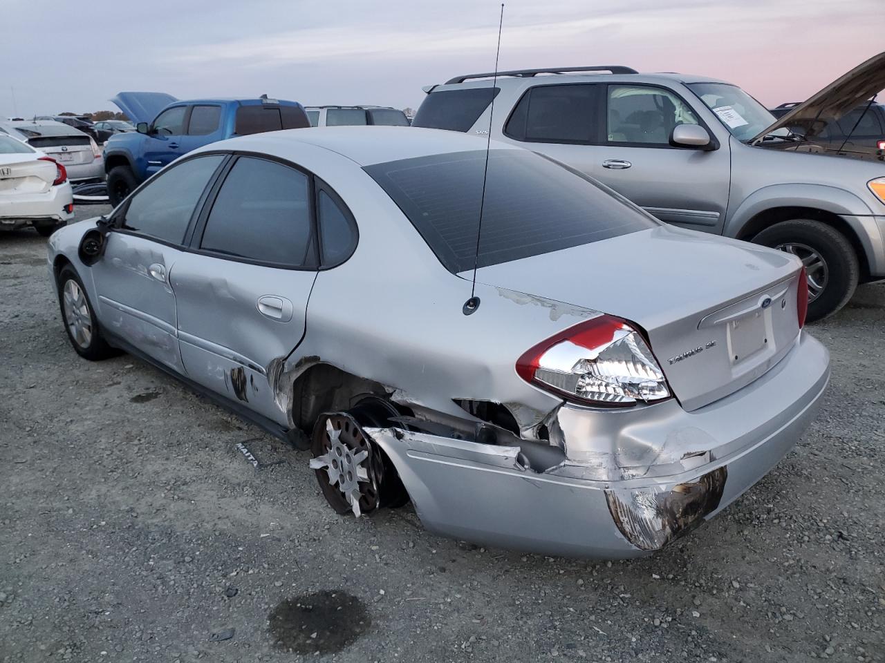 Image 2 of 2006 FORD TAURUS SE 2006 with VIN 1FAFP53U86A226782