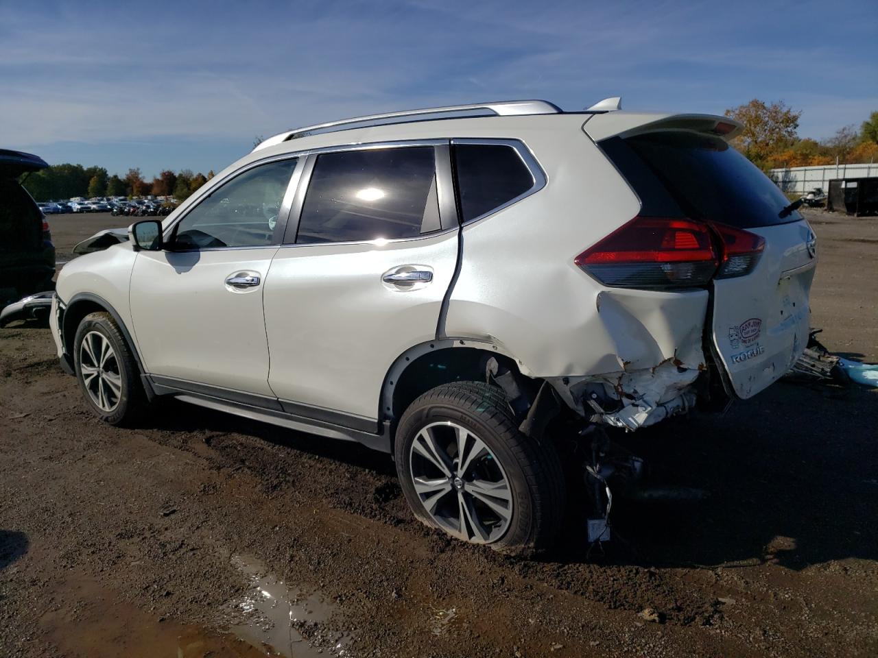 Image 2 of 2019 NISSAN ROGUE S 2019 with VIN JN8AT2MV4KW399030