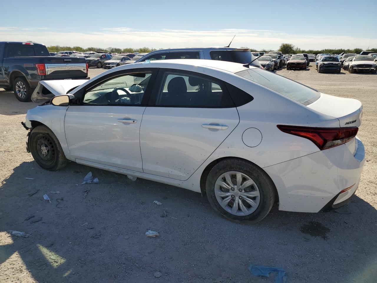 Obraz 2 z 2019 HYUNDAI ACCENT SE 2019 z VIN 3KPC24A34KE068061