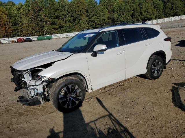 Image 1 of 2021 TOYOTA HIGHLANDER XLE 2021 with VIN 5TDHZRBH2MS104301