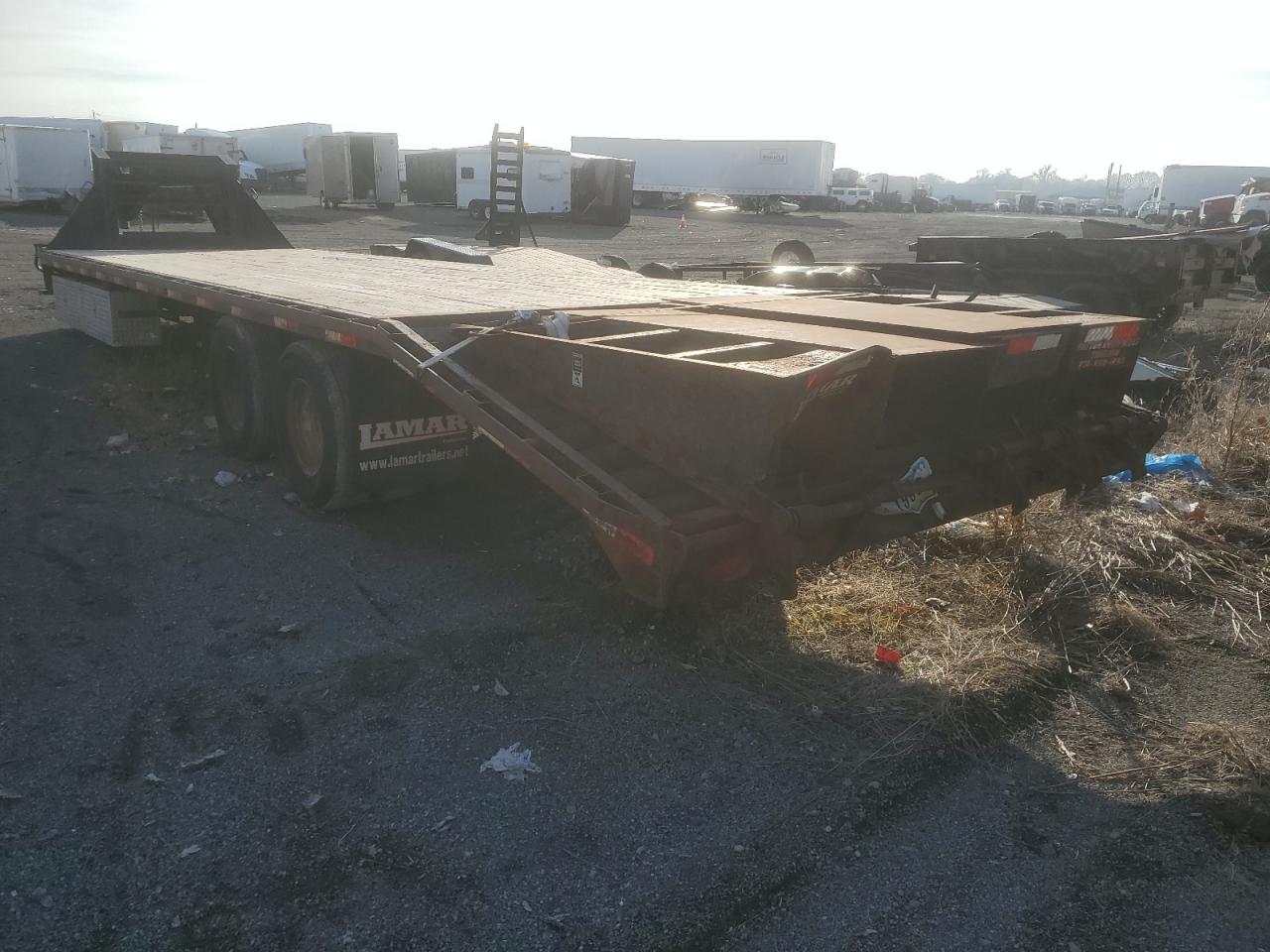 Image 3 of 2017 LAMR TRAILER 2017 with VIN 5RVFD3027HP048041