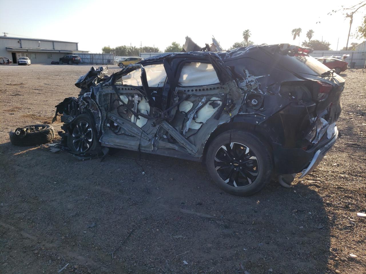 Image 2 of 2021 CHEVROLET TRAILBLAZER LT 2021 with VIN KL79MPSL9MB017124