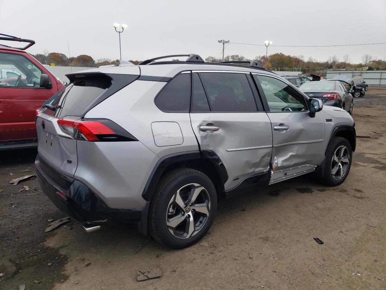 Изображение 3 2023 TOYOTA RAV4 PRIME SE 2023 с VIN JTMAB3FV2PD123532