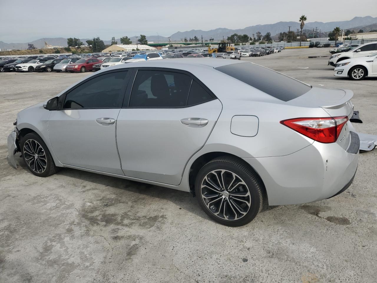 Image 2 of 2015 TOYOTA COROLLA L 2015 with VIN 5YFBURHE9FP183429