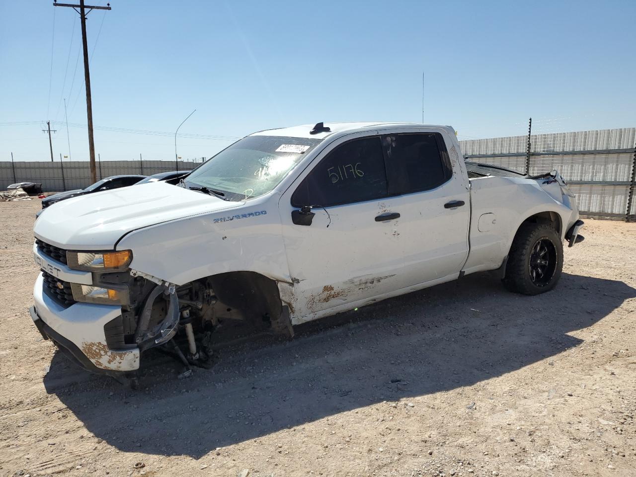 Image 1 of 2021 CHEVROLET SILVERADO K1500 CUSTOM 2021 with VIN 1GCRYBEK2MZ324008
