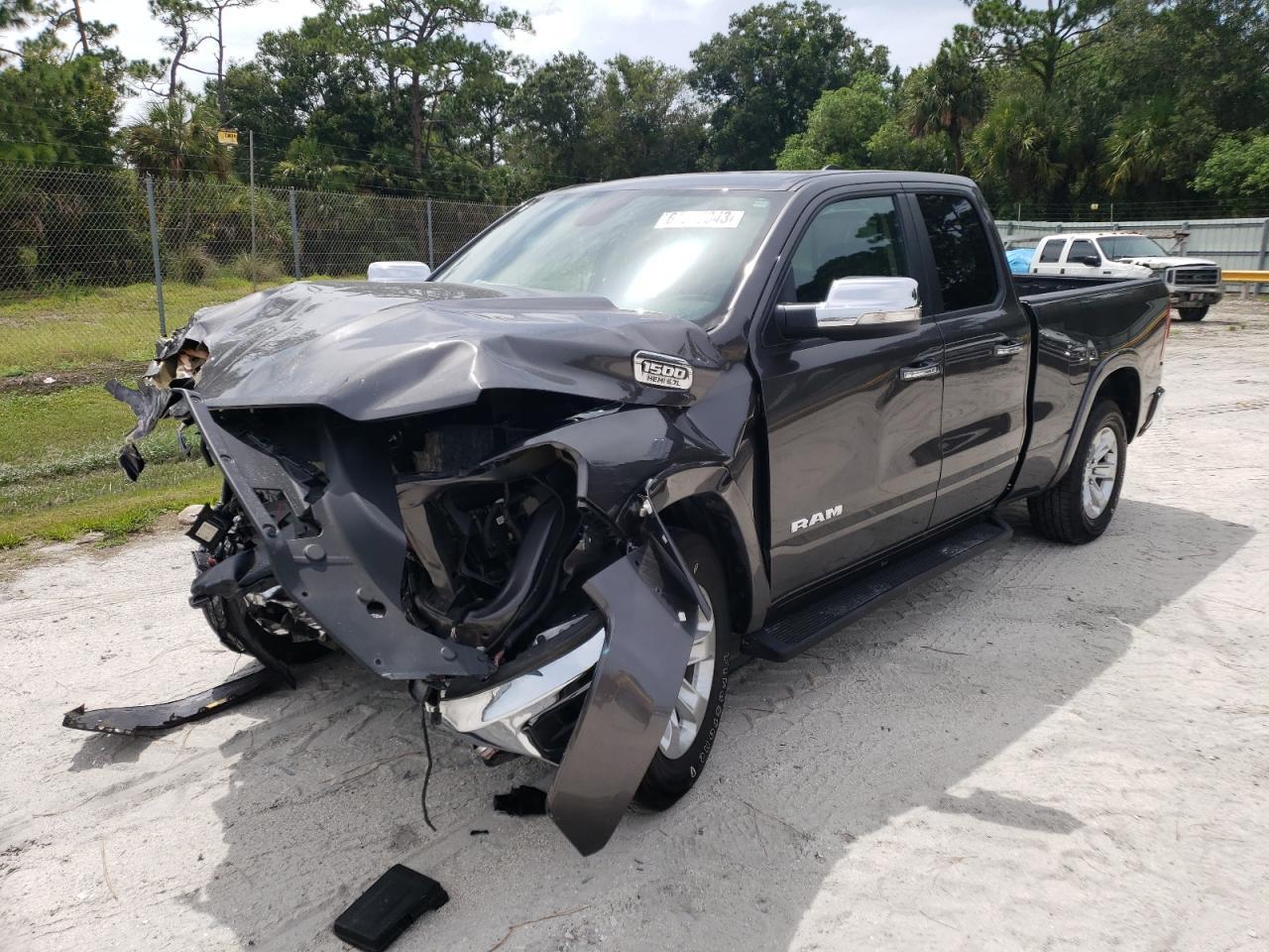 Изображение 1 2019 RAM 1500 LARAMIE 2019 с VIN 1C6SRFDT4KN869817