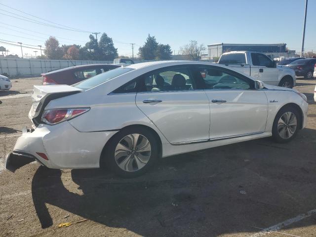 Image 3 of 2013 HYUNDAI SONATA HYBRID 2013 with VIN KMHEC4A49DA083994