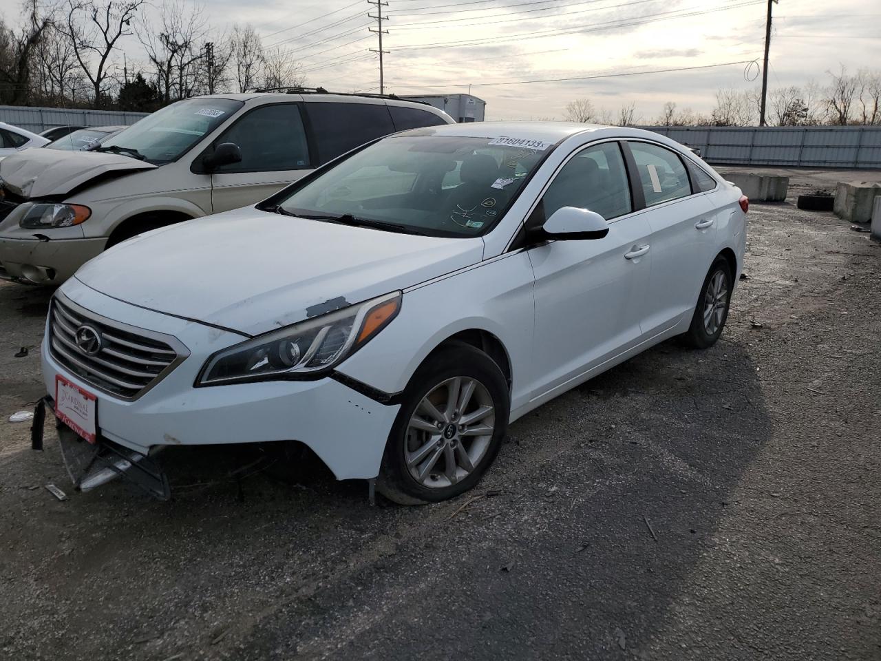 Obraz 1 z 2017 HYUNDAI SONATA SE 2017 z VIN 5NPE24AF2HH533153