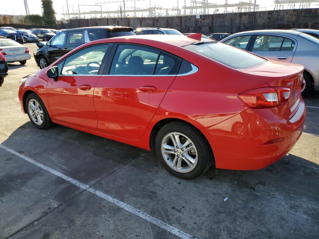 Изображение 2 2020 CHEVROLET CRUZE LT 2020 с VIN 1G1BE5SM4G7298571