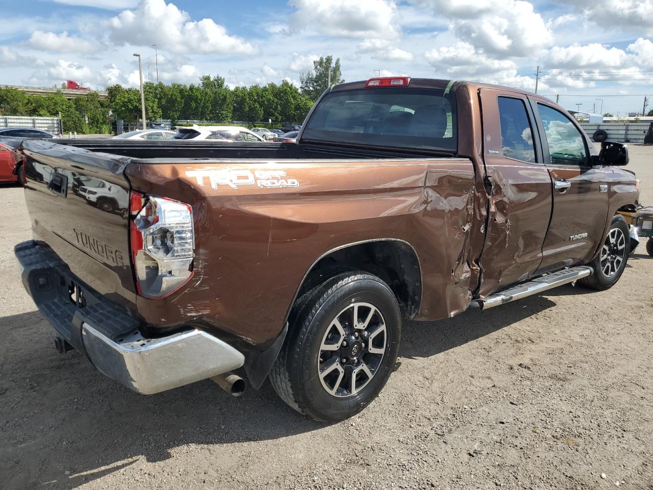 Image 3 of 2014 TOYOTA TUNDRA DOUBLE CAB LIMITED 2014 with VIN 5TFSY5F12EX166789