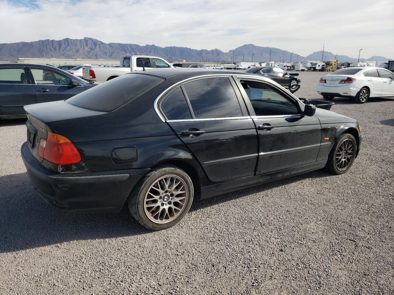 Obraz 3 z 2000 BMW 328 I 2000 z VIN WBAAM5343YEJ42228