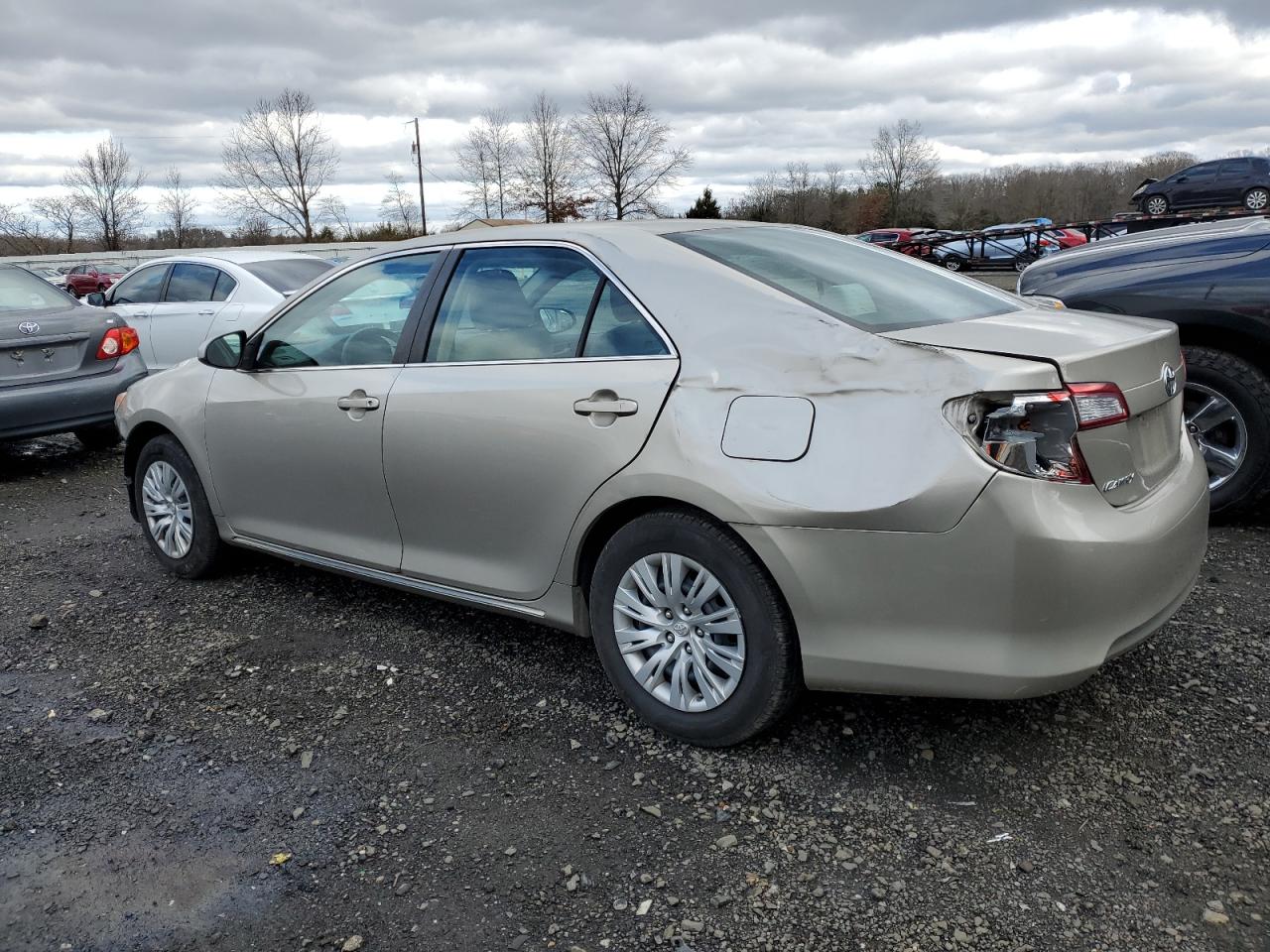 Obraz 2 z 2014 TOYOTA CAMRY L 2014 z VIN 4T4BF1FK2ER413447