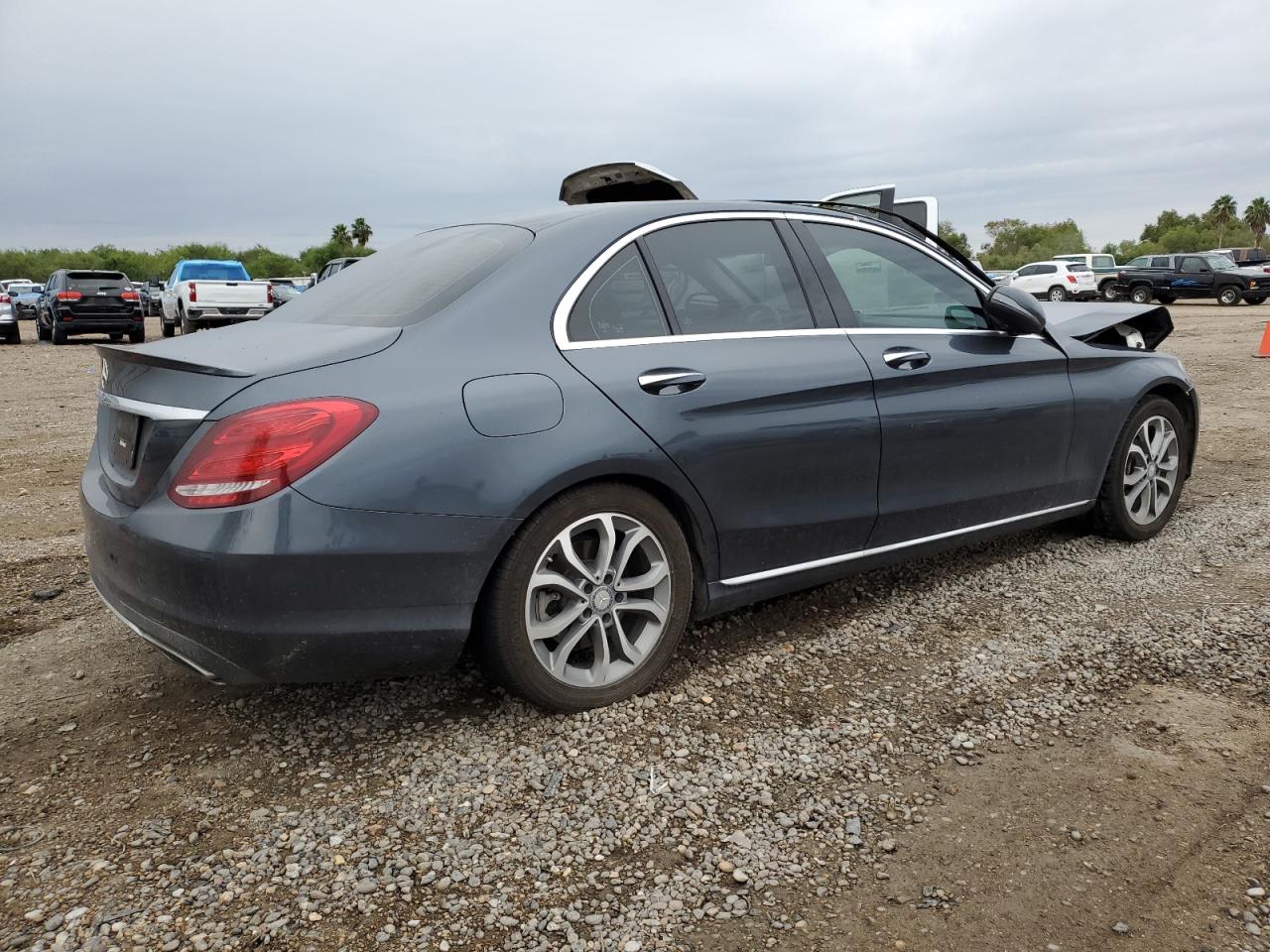 Изображение 3 2016 MERCEDES-BENZ C 300 2016 с VIN 55SWF4JB9GU102150