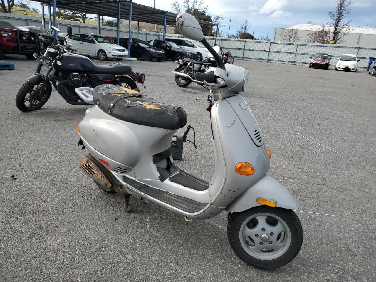 2001 VESPA M198F  2001 image
