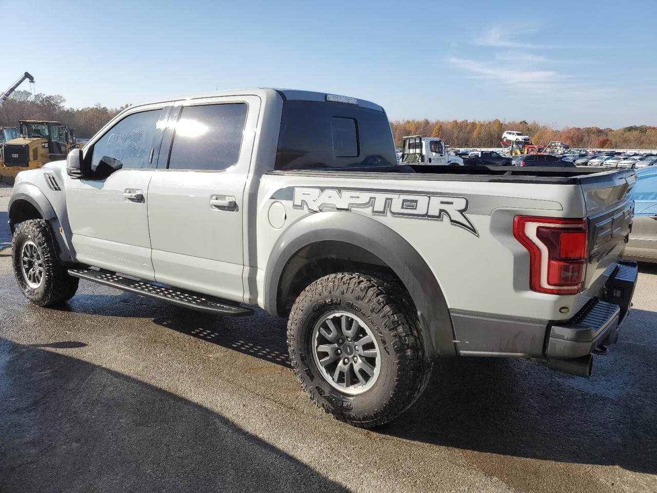 Изображение 2 2017 FORD F150 RAPTOR 2017 с VIN 1FTFW1RG2HFC55627