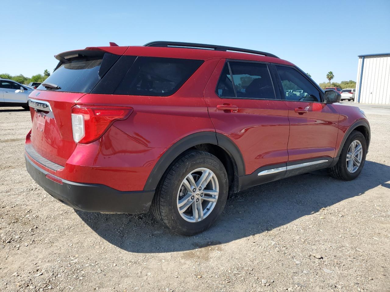 Image 3 of 2020 FORD EXPLORER XLT 2020 with VIN 1FMSK7DH9LGD15768