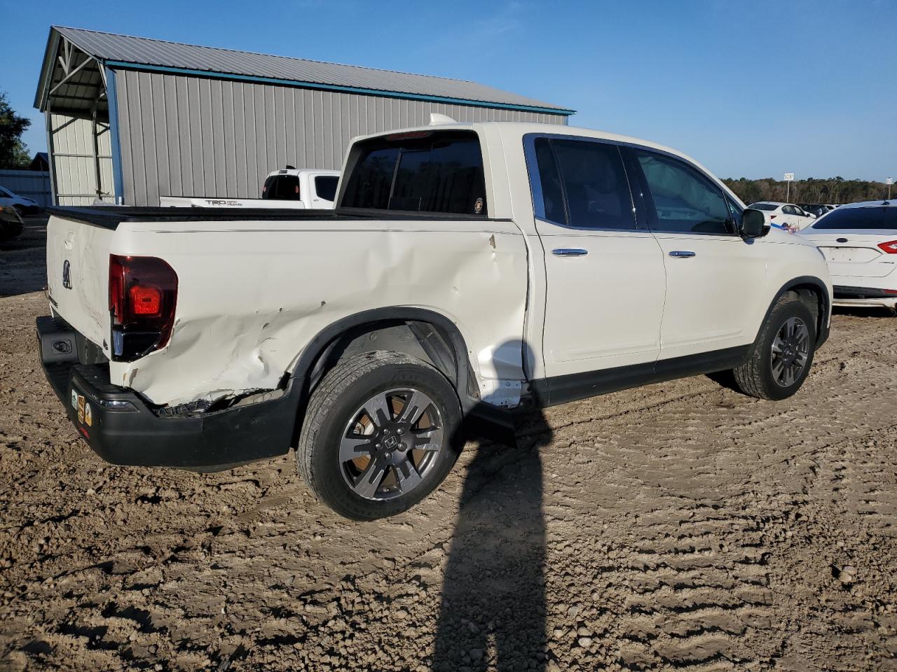 Image 3 of 2017 HONDA RIDGELINE RTL 2017 with VIN 5FPYK3F76HB010782