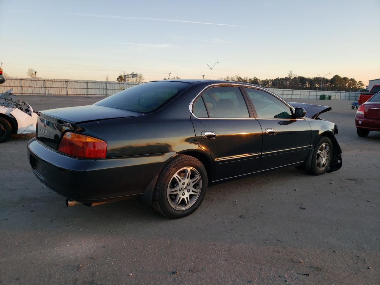Image 3 of 2001 ACURA 3.2TL  2001 with VIN 19UUA56611A016020