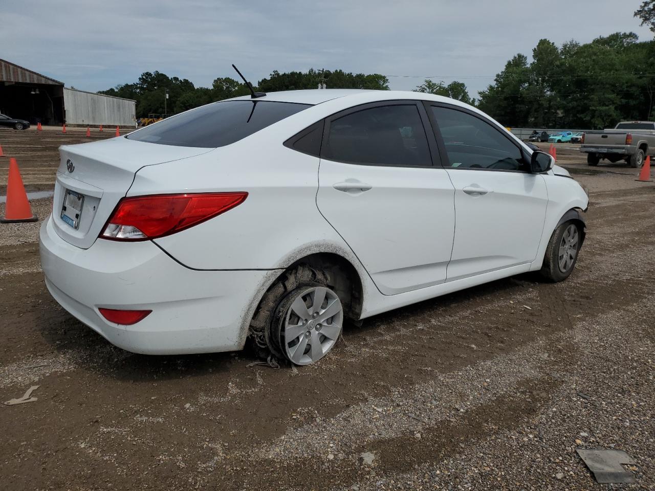 Image 3 of 2016 HYUNDAI ACCENT SE 2016 with VIN KMHCT4AE6GU155995