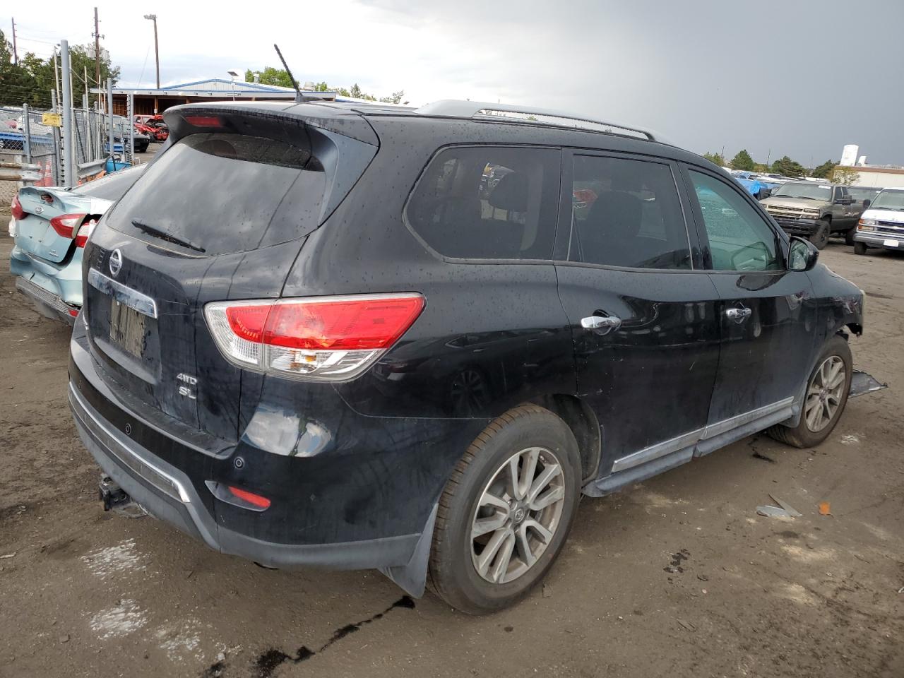 Image 3 of 2014 NISSAN PATHFINDER S 2014 with VIN 5N1AR2MM0EC666070