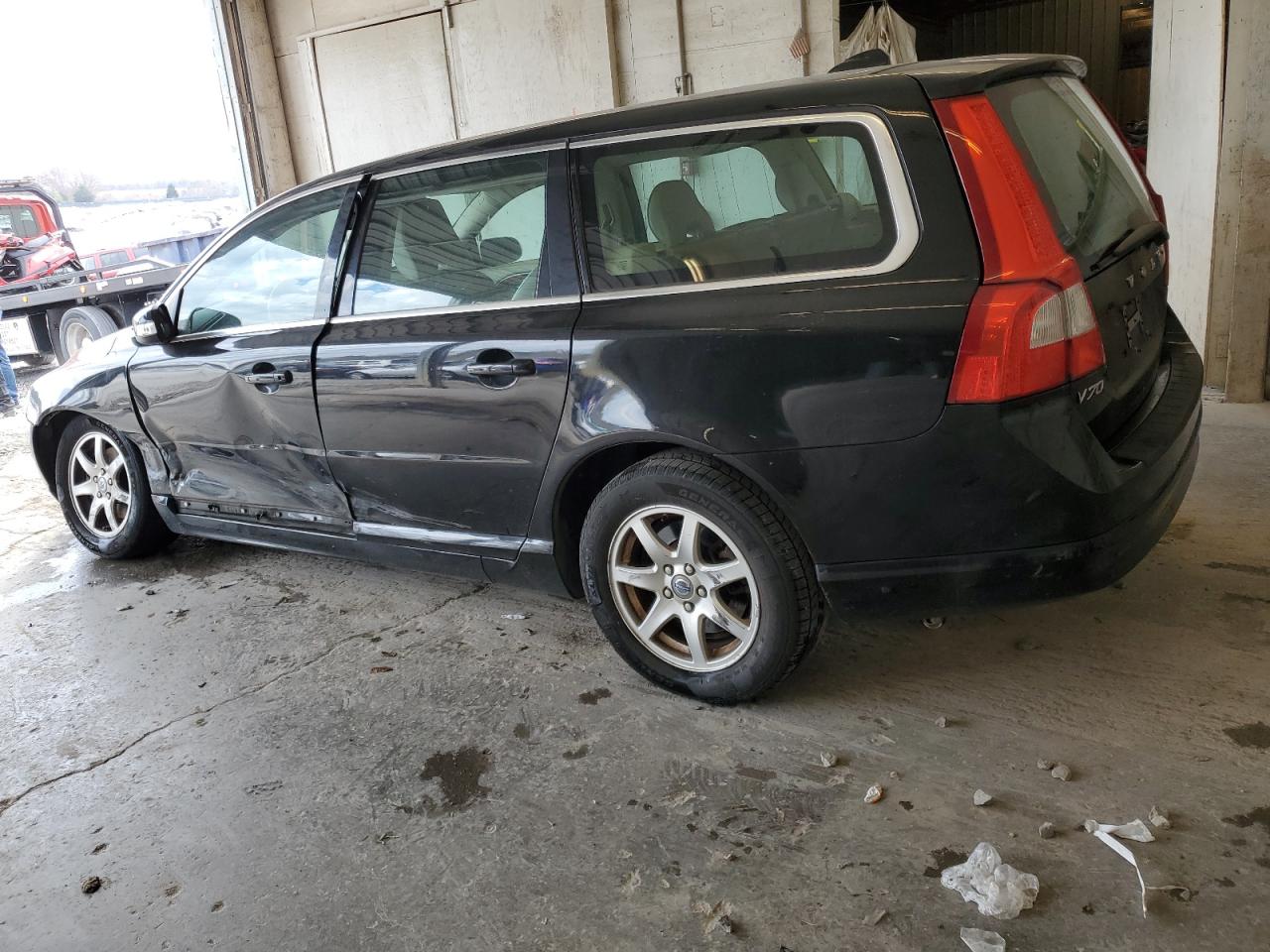 Image 2 of 2008 VOLVO V70 3.2 2008 with VIN YV1BW982281044650