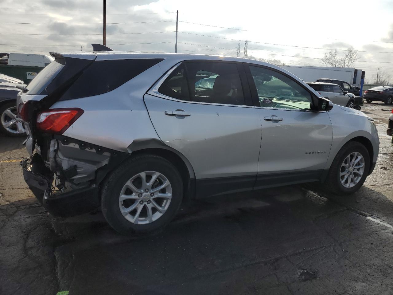 Image 3 of 2019 CHEVROLET EQUINOX LT 2019 with VIN 3GNAXJEV1KS608073