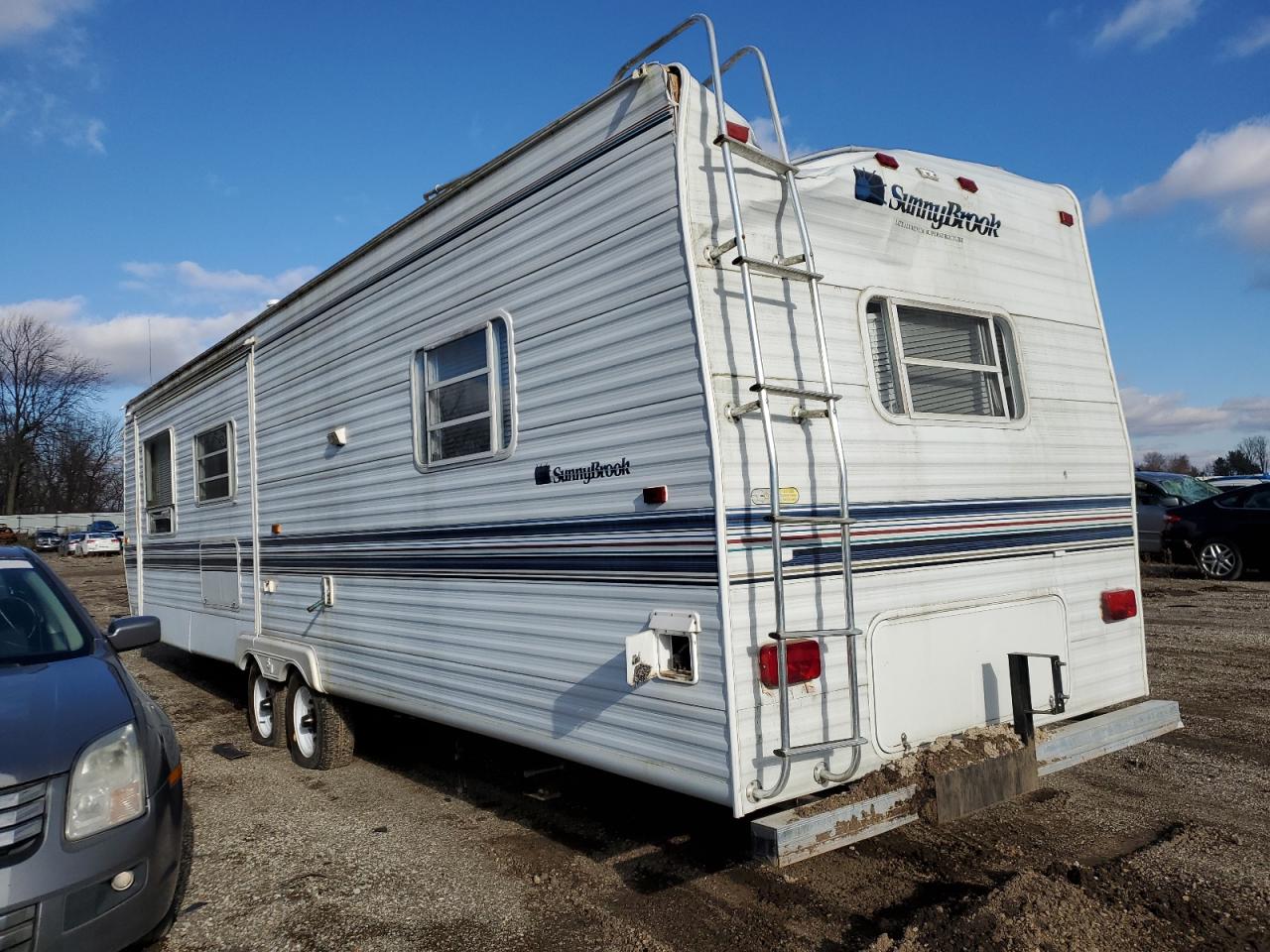 Image 3 of 2001 SUN TRAILER 2001 with VIN 4UBAS0R2411C24237