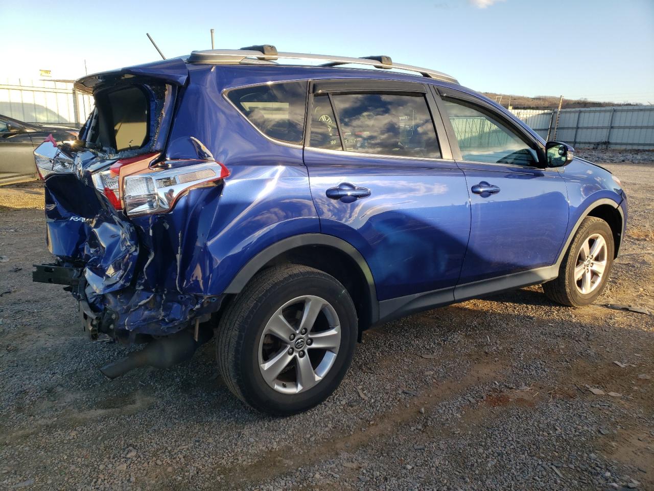 Image 3 of 2015 TOYOTA RAV4 XLE 2015 with VIN 2T3WFREV5FW168786