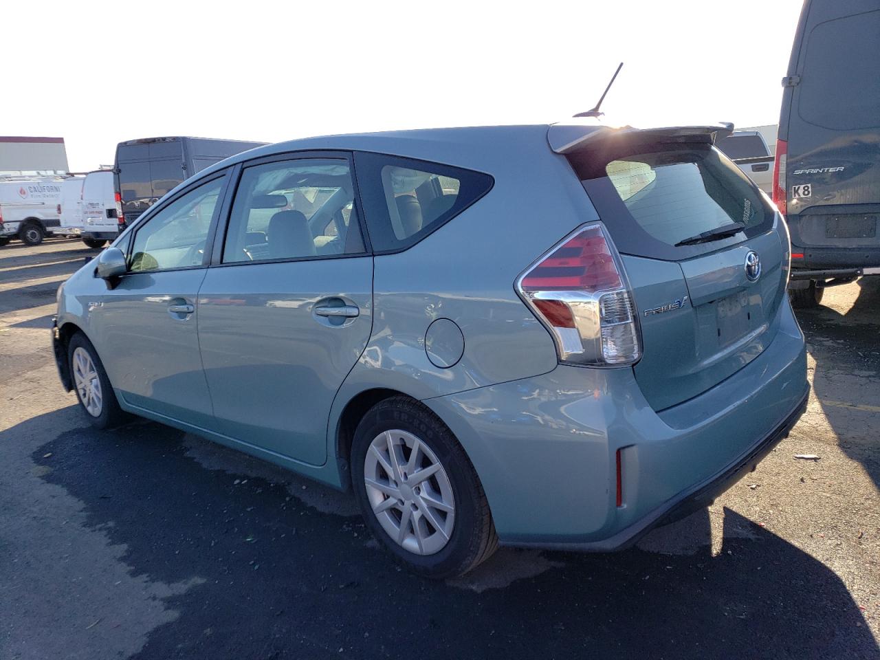 Image 2 of 2016 TOYOTA PRIUS V  2016 with VIN JTDZN3EU1GJ047404