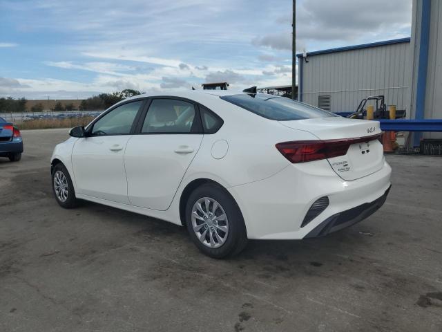 Изображение 2 2024 KIA FORTE LX 2024 с VIN 3KPF24AD8RE688931