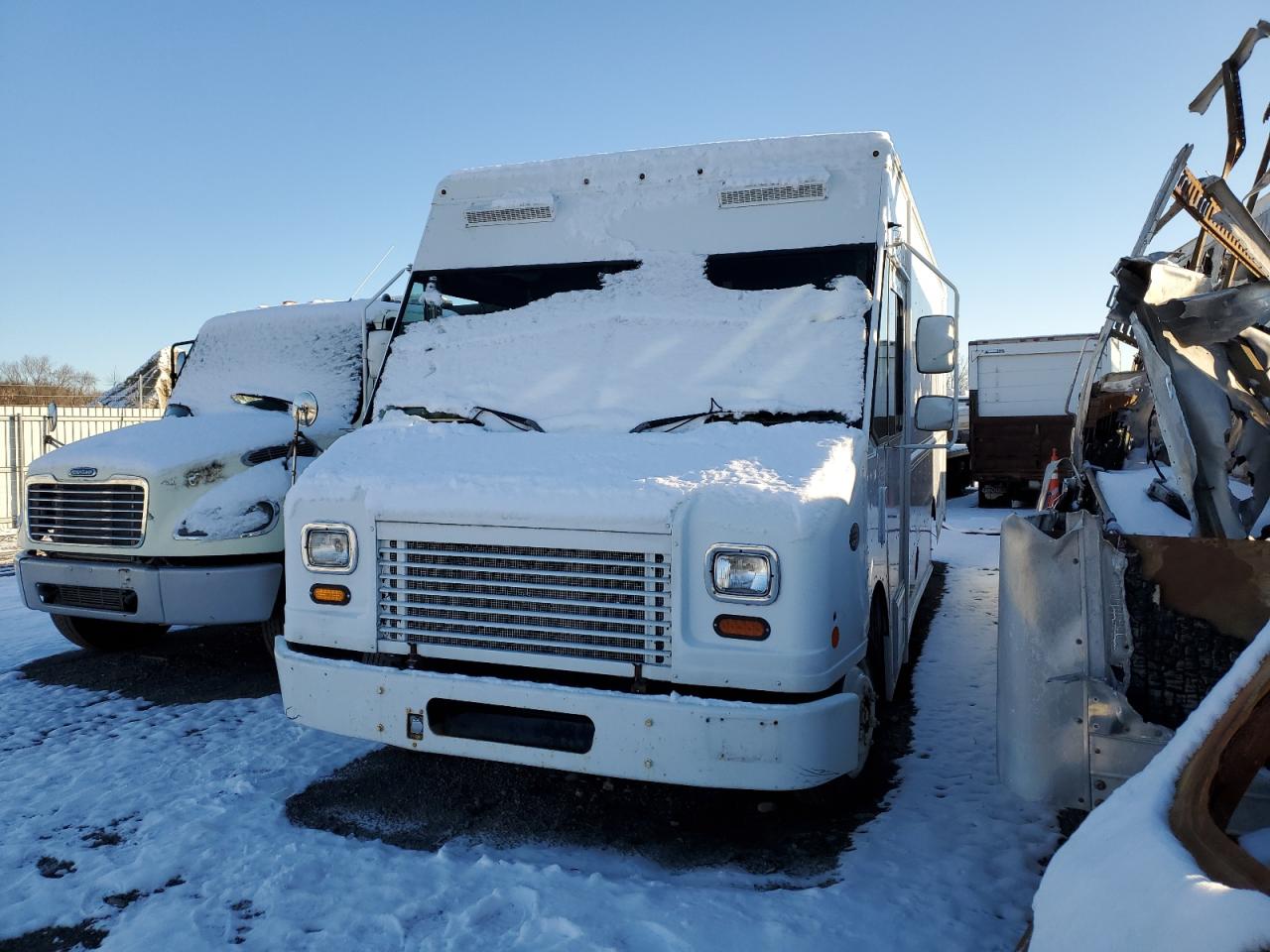 Image 1 of 2014 FREIGHTLINER CHASSIS M LINE WALK-IN VAN 2014 with VIN 4UZAANDU3ECGA5285