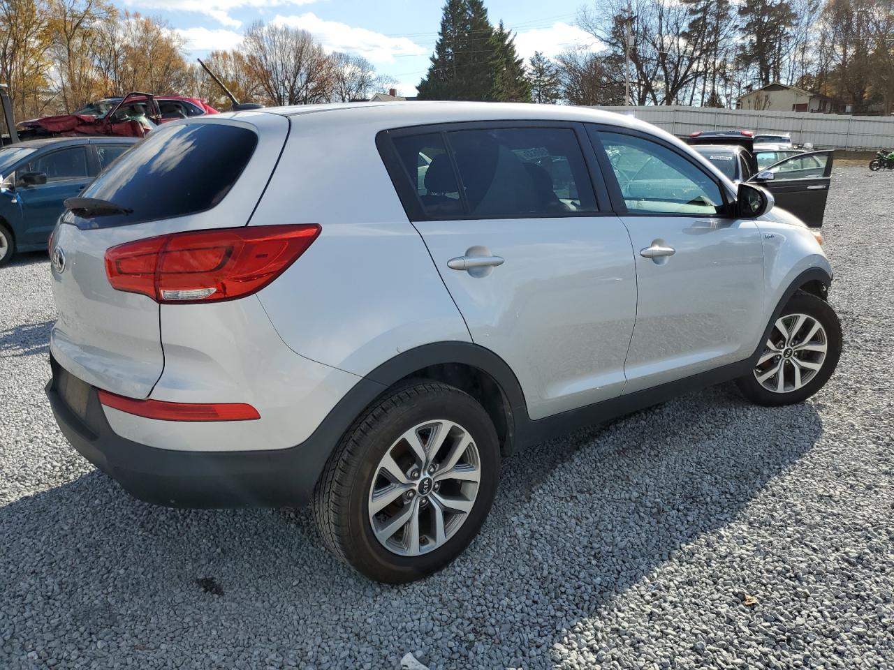 Изображение 3 2016 KIA SPORTAGE LX 2016 с VIN KNDPBCAC5G7872663