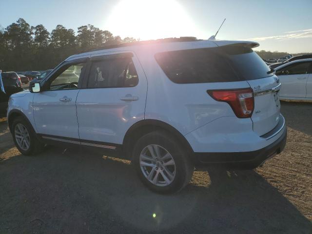 Image 2 of 2018 FORD EXPLORER XLT 2018 with VIN 1FM5K8D86JGA27884