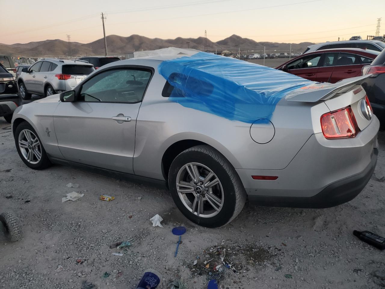 Obraz 2 z 2010 FORD MUSTANG  2010 z VIN 1ZVBP8AN6A5181782